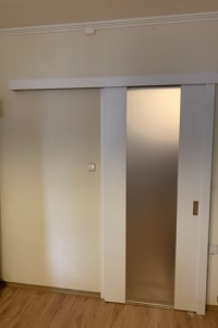Posuvné dvere na stenu